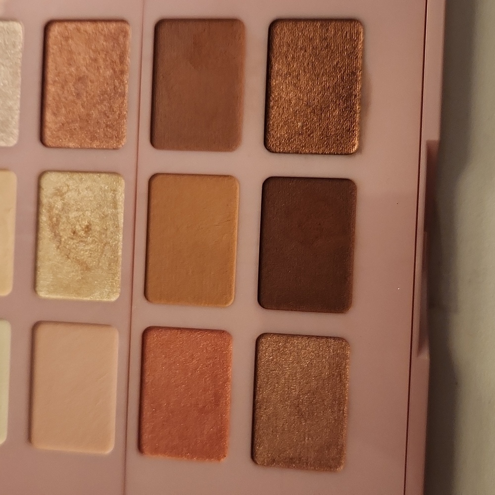 Eyeshadow Bundle 💗 - Picture 4 of 10
